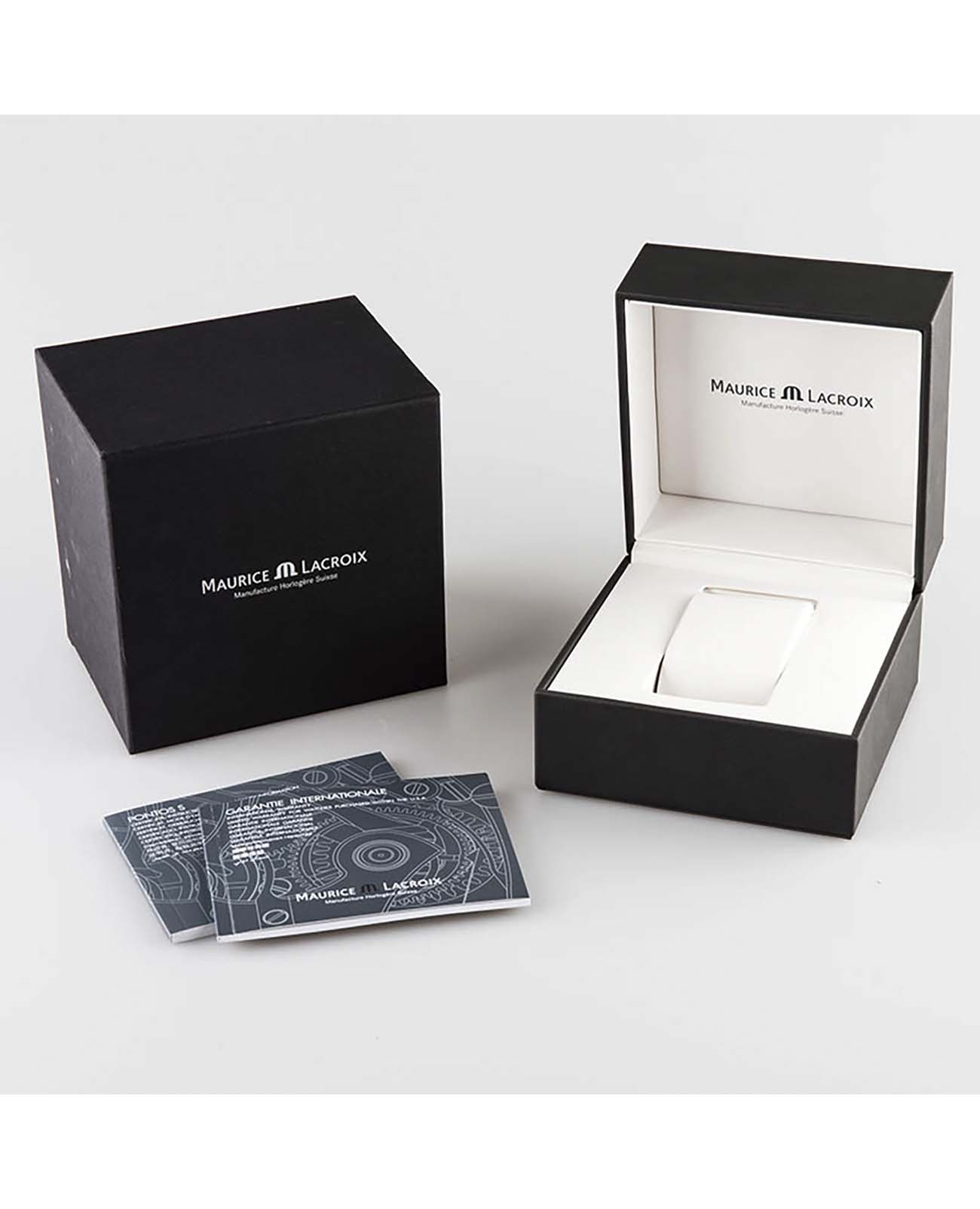 Maurice Lacroix AI1018-SS001-430-1 мужские часы застежка крупным планом