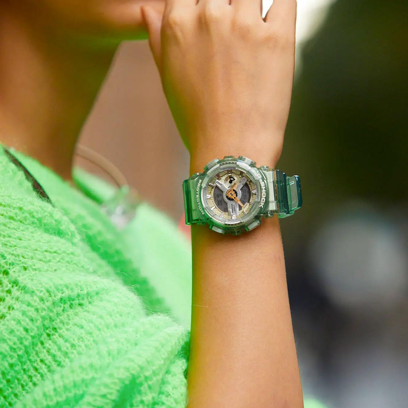 Casio Casio G-Shock GMA-S110GS-3A , наручные женские часы фото под углом