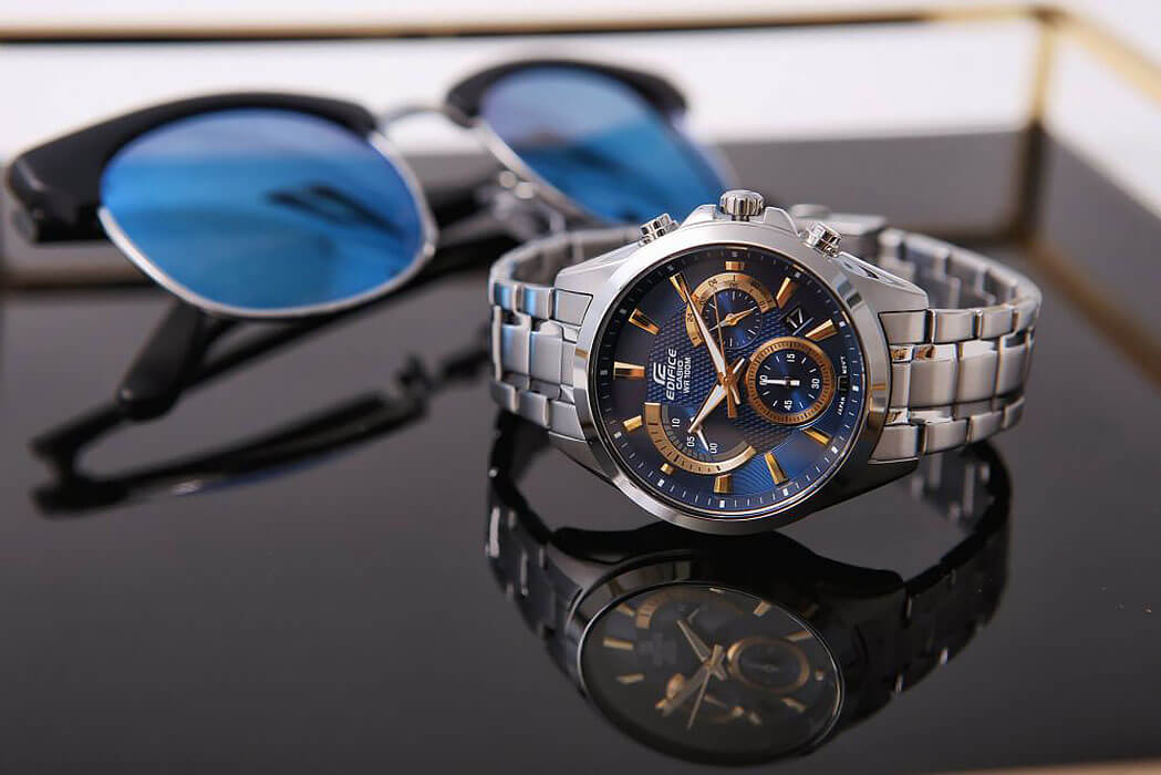 Casio Casio Edifice EFV-580D-2A мужские часы синий циферблат на запястье