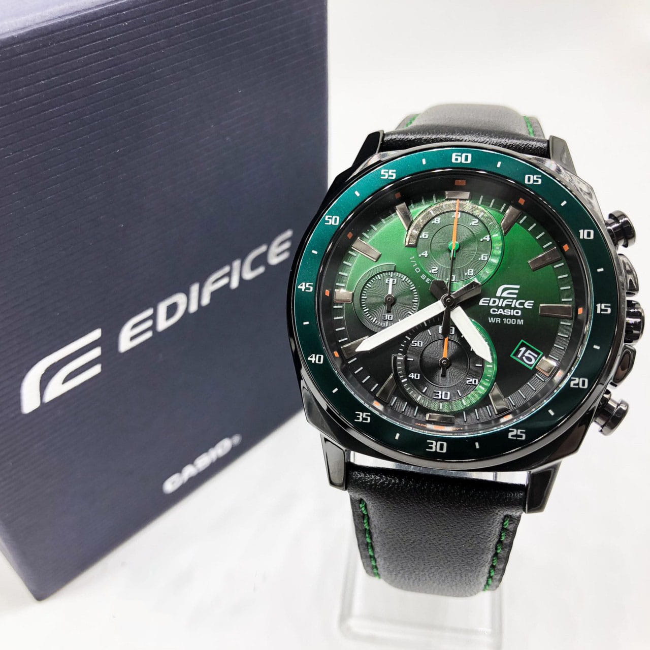 Casio EFV-600CL-3A мужские часы застежка крупным планом
