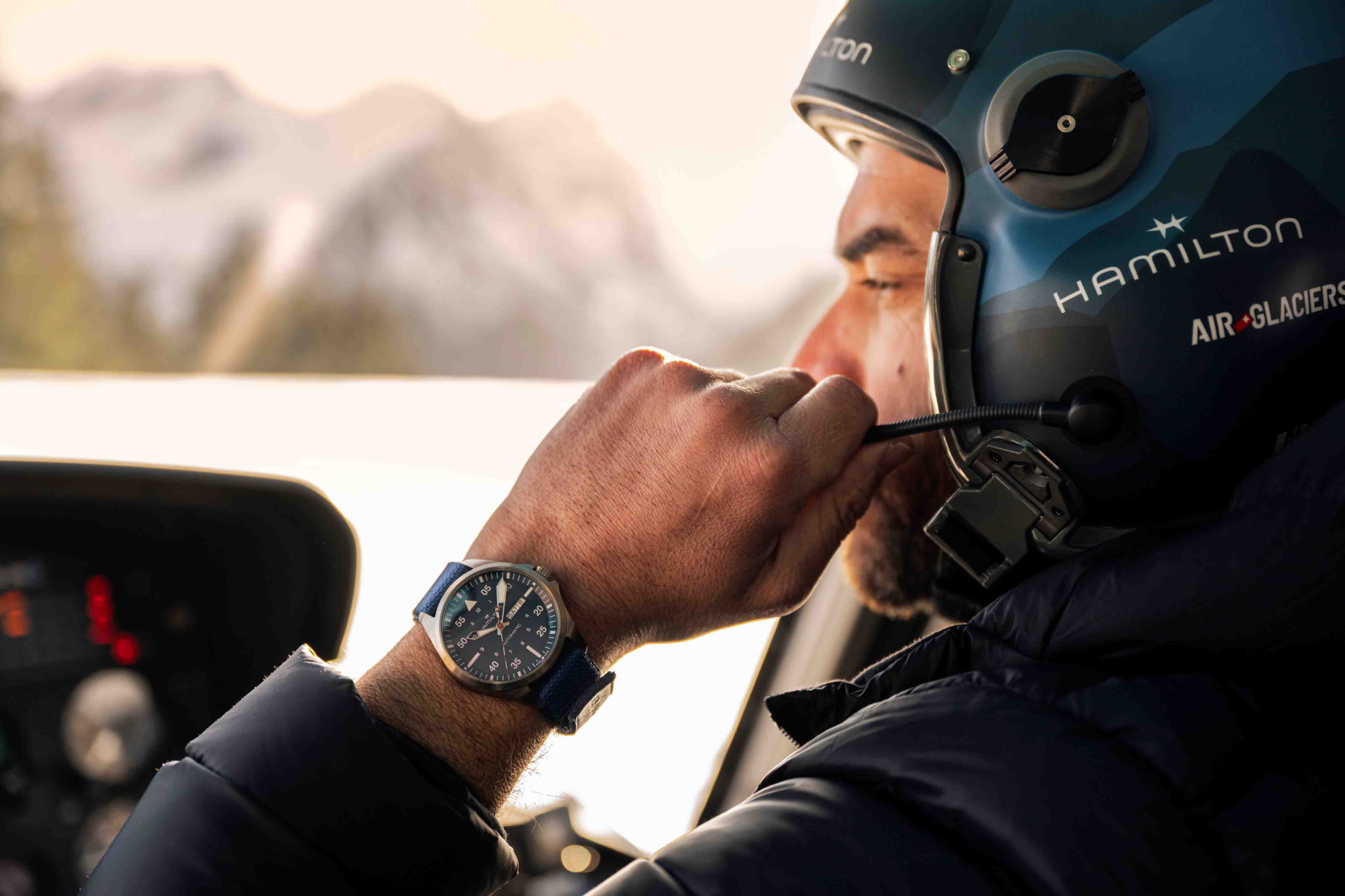 Hamilton Hamilton Khaki Aviation Day Date Auto - Air - Glaciers Edition H64655941 — полный набор фото мужские часы швейцария