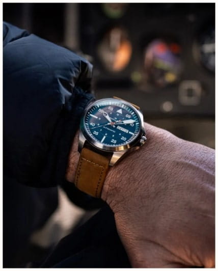 Оригинальные часы Hamilton Hamilton Khaki Aviation Day Date Auto - Air - Glaciers Edition H64655941 в фирменной упаковке от производителя