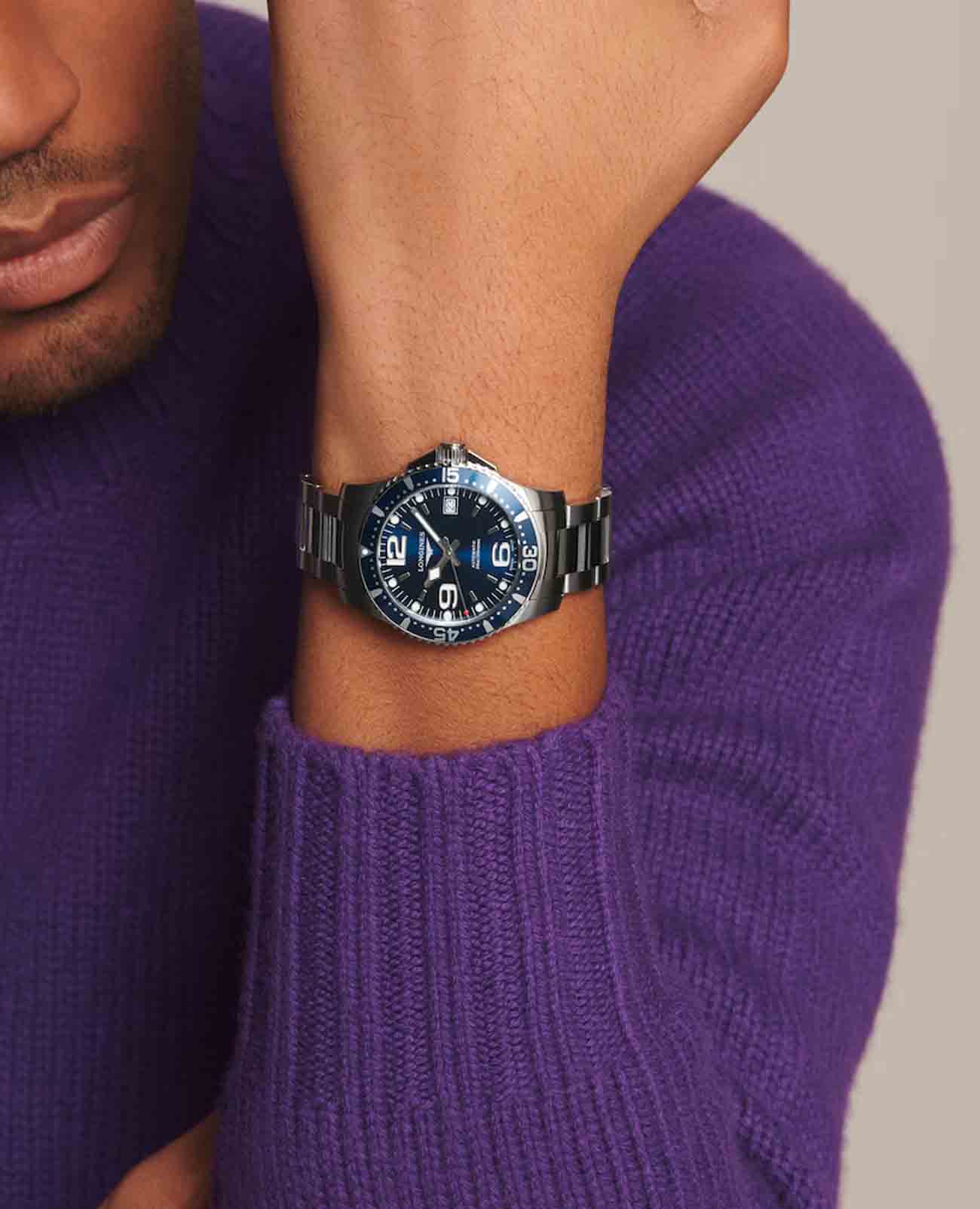Longines L37414966 мужские часы застежка крупным планом