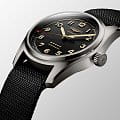 Longines L38101532 наручные мужские часы застежка крупным планом