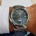 Seiko SNK621K1 мужские часы застежка крупным планом