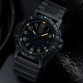 Luminox XS.0330 мужские часы застежка крупным планом