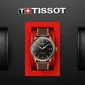 Tissot T1164073605100 мужские часы застежка крупным планом