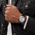 Breitling Breitling Avenger Automatic GMT 43 A32397101A1X2 механические мужские часы часы крупный план белый циферблата