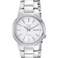 Seiko Seiko 5 Regular SNKA01K1  SNKA01K1 механические мужские часы  белый циферблат, браслет нержавеющая сталь — вид спереди