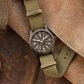 Hamilton Hamilton Khaki Field Mechanical H69449861 механические мужские часы часы крупный план коричневый циферблата