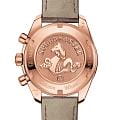 Omega Omega Speedmaster 38 324.63.38.50.02.003 , наручные женские часы фото под углом