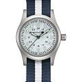 Hamilton Hamilton Khaki Field Mechanical H89459940  H89459940 механические мужские часы голубой циферблат, браслет тканевый — вид спереди